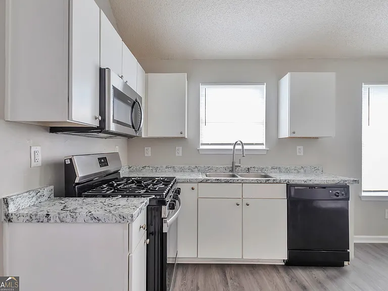 10744 Misty Meadows Ct — Photo 6