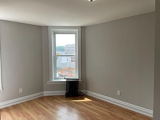 2nd image of 740 4th Ave APT 4