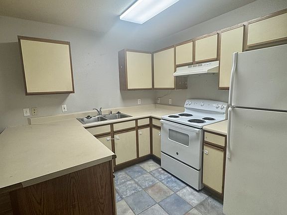 3rd image of 201 S Baggett St #8