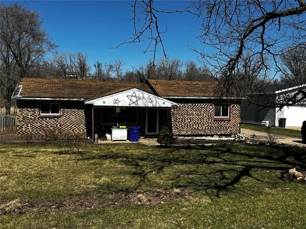 4430 M Ave NW, Cedar Rapids, IA 52405