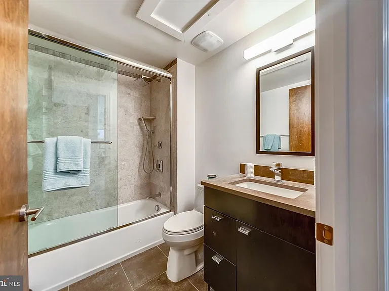2360 Champlain St NW #1.4 — Photo 20