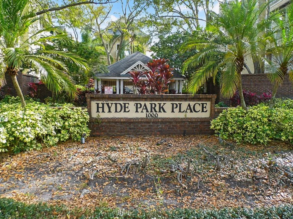 1 bed, 1.0 bath, 631 sqft, $1,995 — Photo 1
