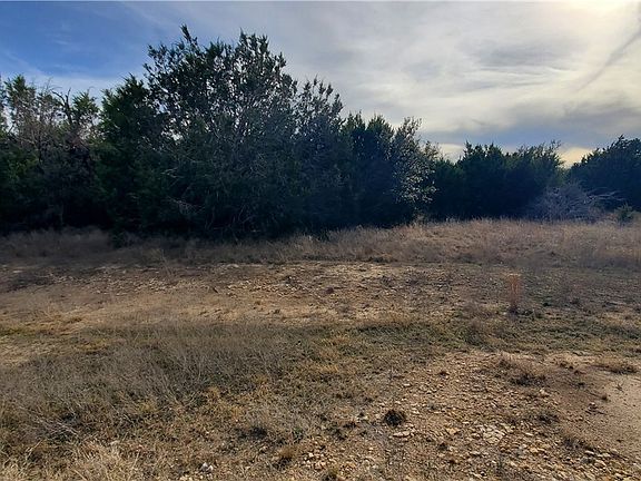 4th image of 410 King Ranch Trl