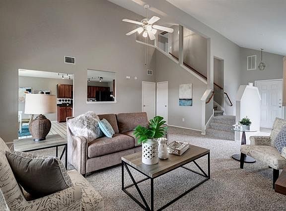 4th image of 2306 Georgian Dr