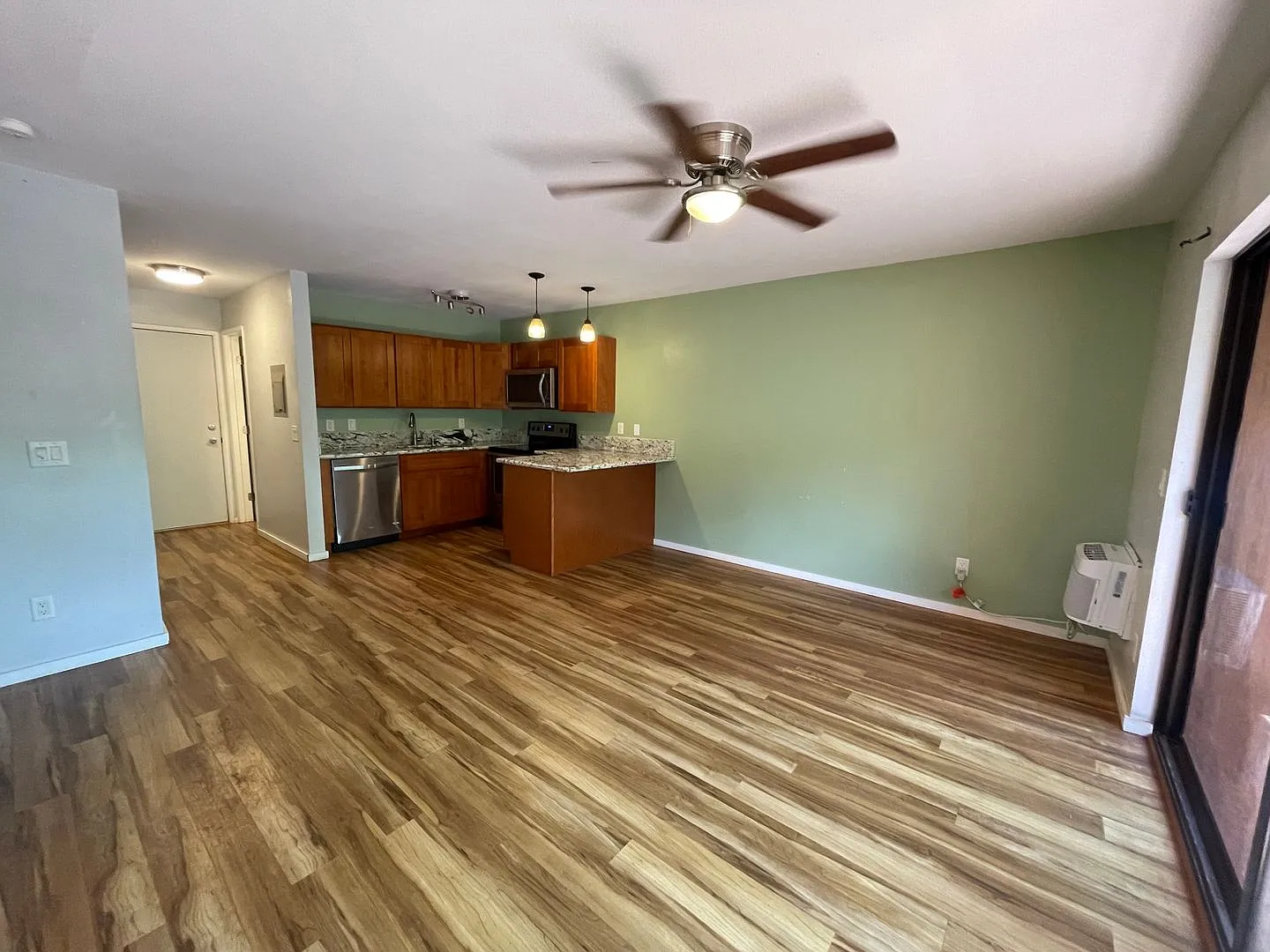 Unfurnished First Floor One Bedroom — Photo 4