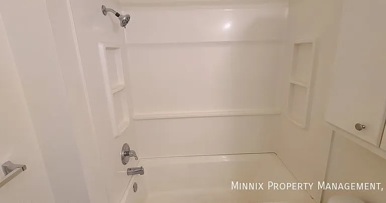711 S Austin Ave #205 — Photo 9