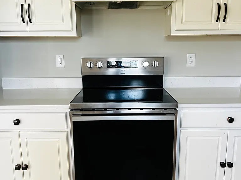 106 Alexander Ct — Photo 4