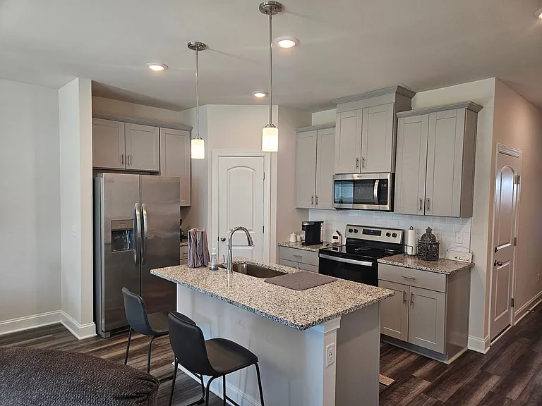 1552 Olympic Ln — Photo 4