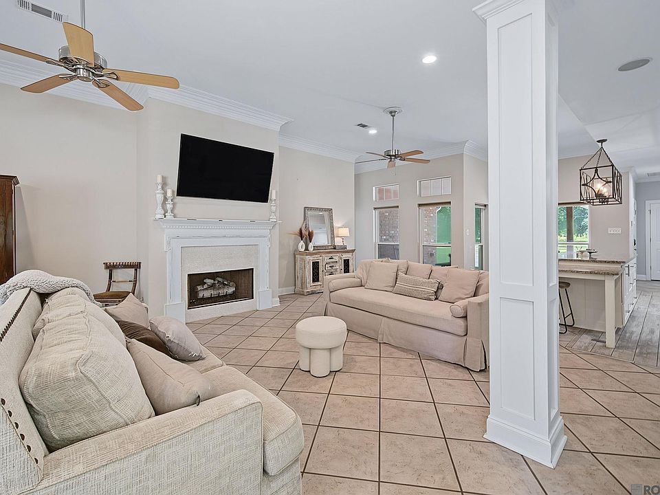 8812 Wildwood Dr, Denham Springs, LA 70706 | MLS #2026012770 | Zillow