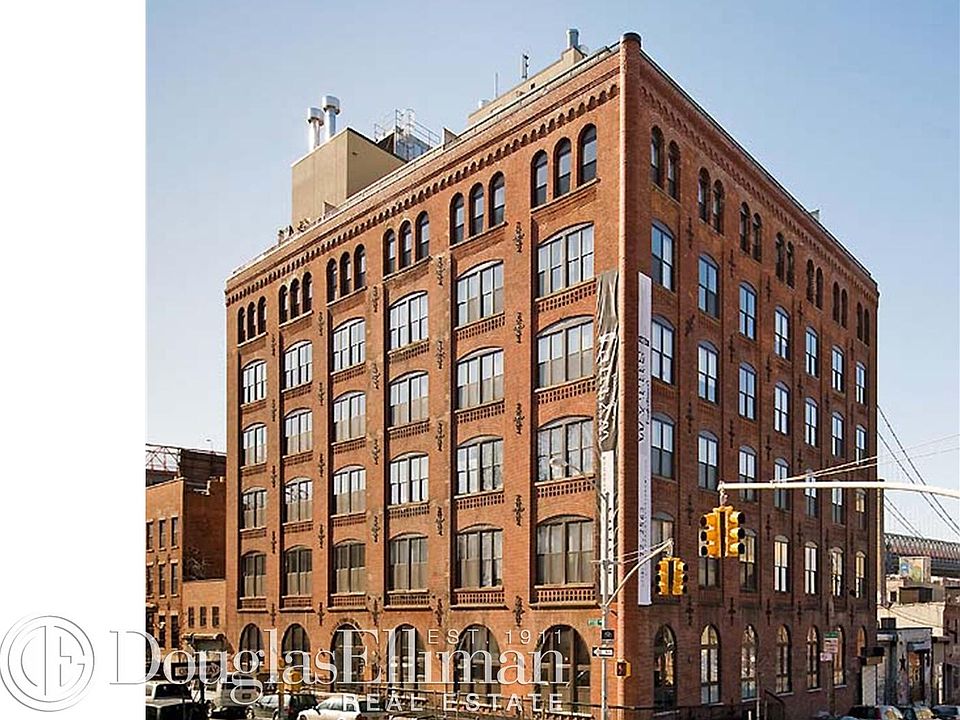 1st image of 390 Wythe Ave APT 6C