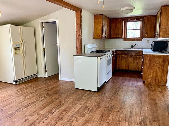 2nd image of 2106 Circle Dr