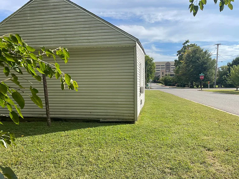 408 W Grove Ave #B — Photo 3