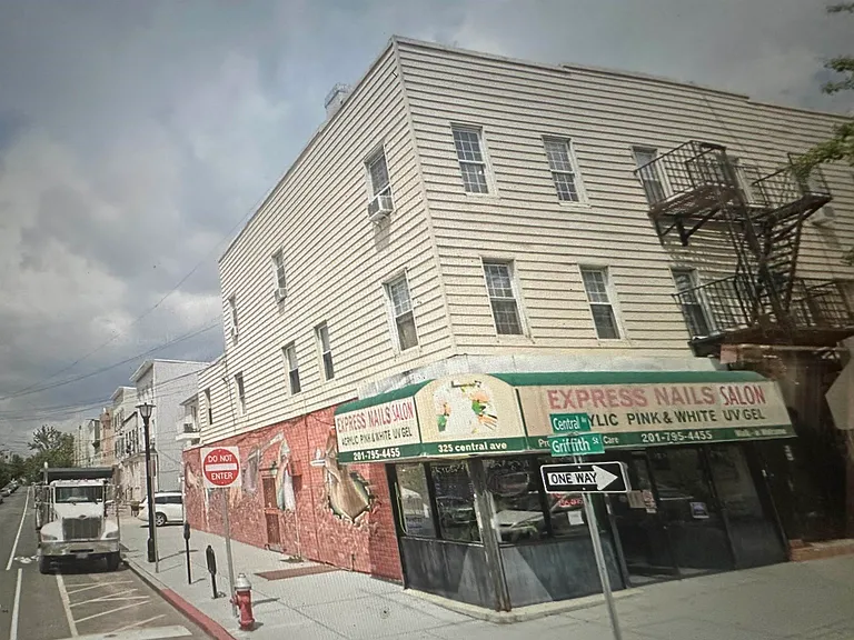 325 Central Ave #2 — Photo 13