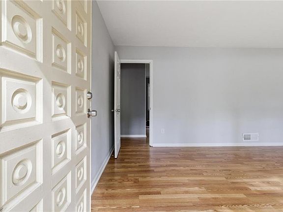 5th image of 5657 Mountainbrooke Ct
