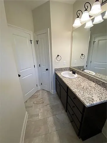 712 Heavens Dr #C — Photo 19