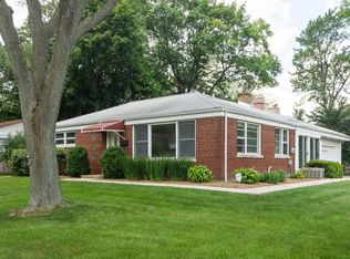 2196 Scott Rd, Northbrook, IL 60062