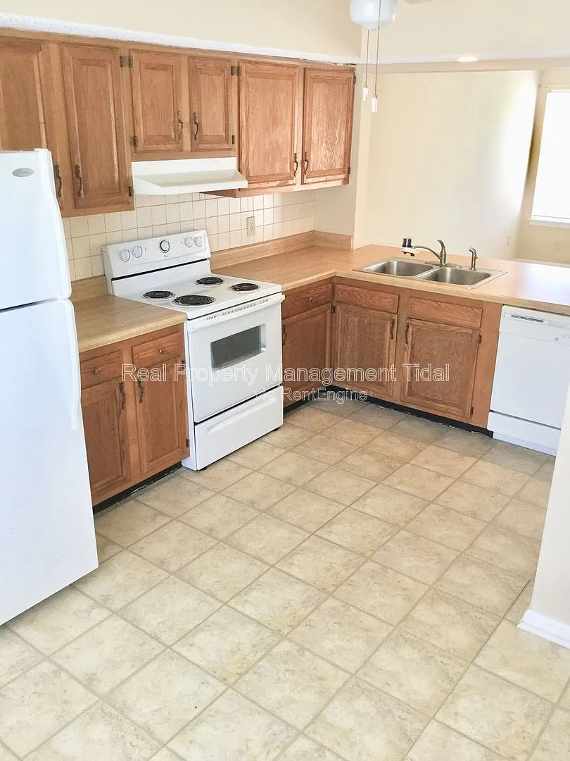 2 bed, 1.5 bath, 1147 sqft, $1,995 — Photo 2