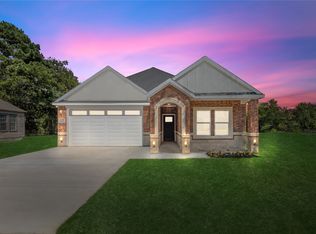 1209 S Rockwall Ave, Terrell, TX 75160