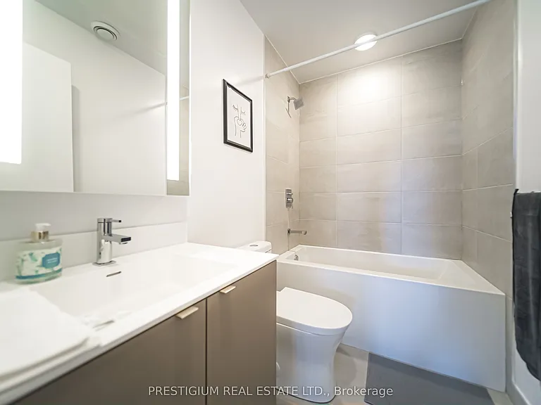 500 Dupont St #303 — Photo 19
