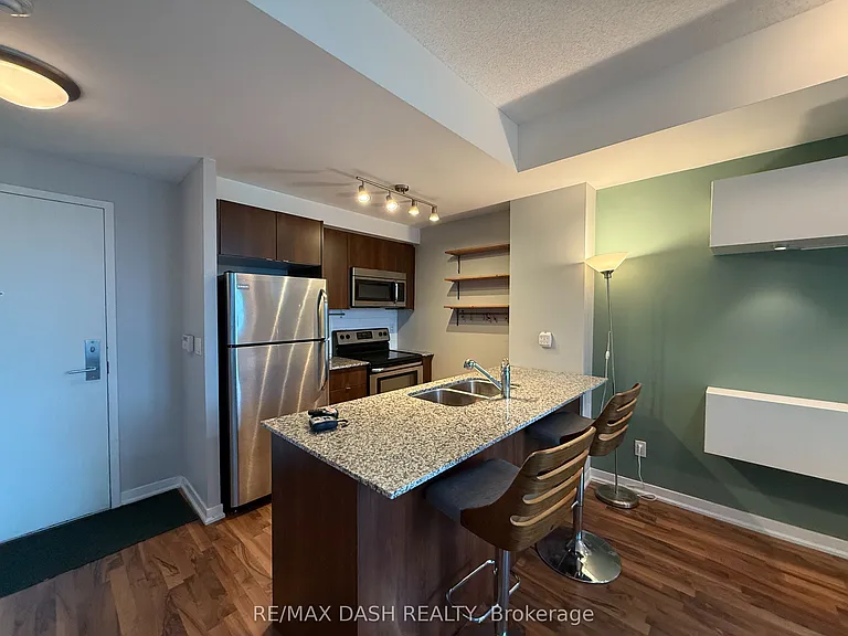 55 E Liberty St #918 — Photo 6