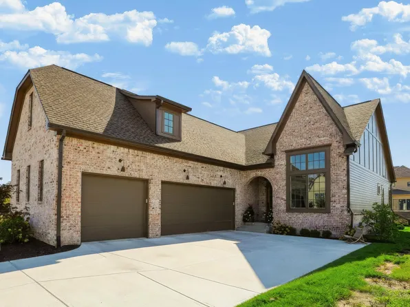 3588 Marketplace Ct, Zionsville, IN 46077