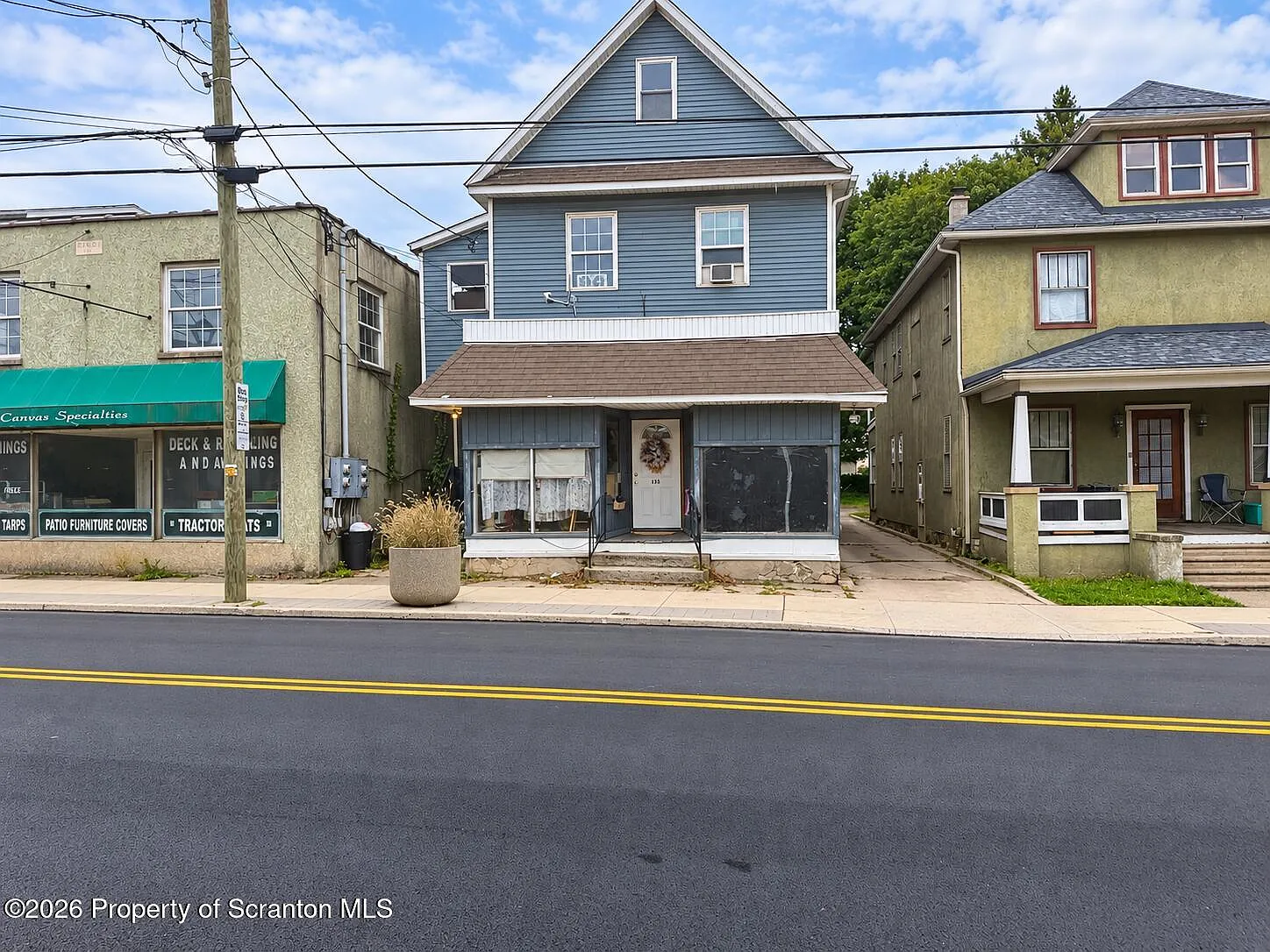 2 bed, 1.0 bath, 850 sqft, $975 — Photo 1