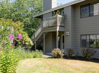 1941 Lake Isle Dr, Eugene, OR