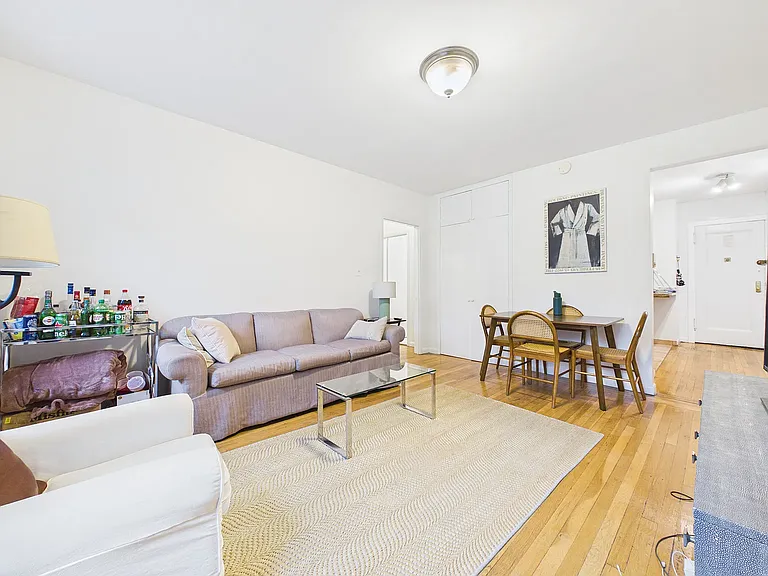 309 W 19th St #31 — Photo 2