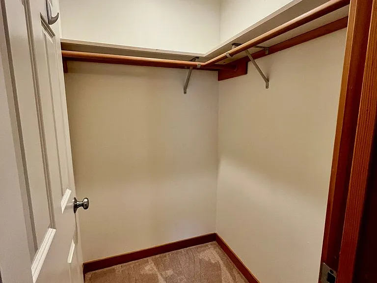 701 Madison Ave N — Photo 20