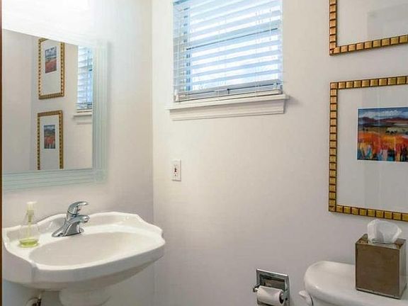 4th image of 32 Hilton Haven Rd APT 7