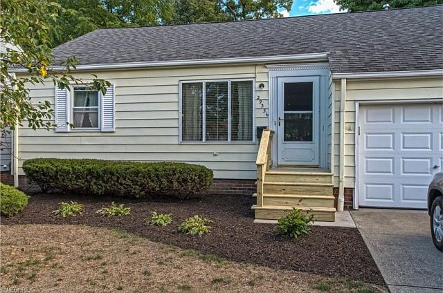 1st image of 29356 Beechwood Dr