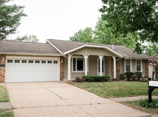 224 Valleyoak Ct, Ballwin, MO 63021