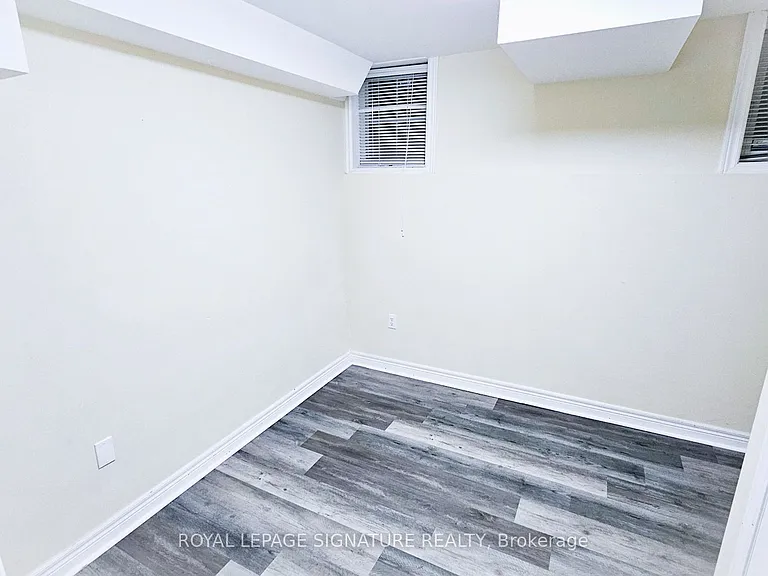 10 Keith Cres — Photo 27