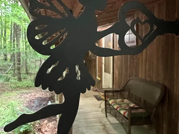 281 Poff Dr NE, Check, VA 24072