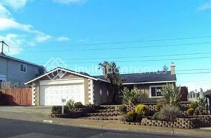 165 Bluebird Ct — Photo 1