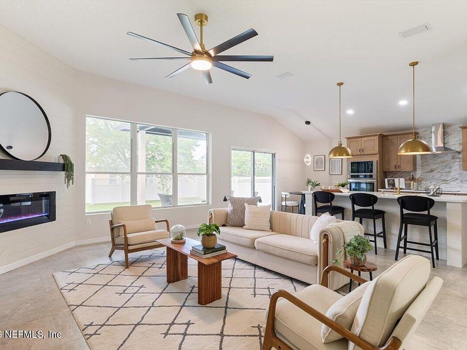 1st image of 136 MAHOGANY BAY Drive