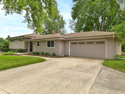 3025 Smith DRIVE, Brookfield, WI, 53005