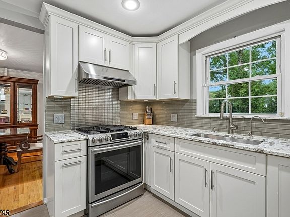 5th image of 6 Gordon Pl