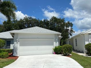 447 Crossfield Cir, Naples, FL 34104