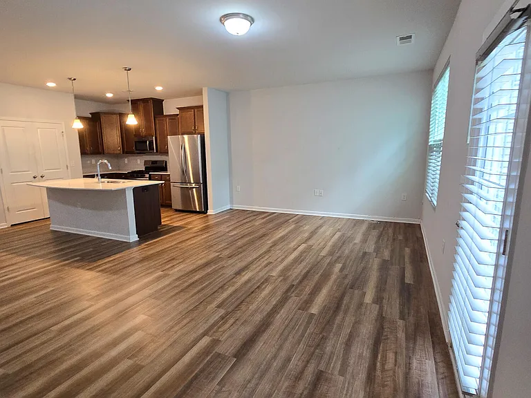 6137 Beale Loop — Photo 14