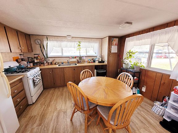 5th image of 7 Skyview Drive