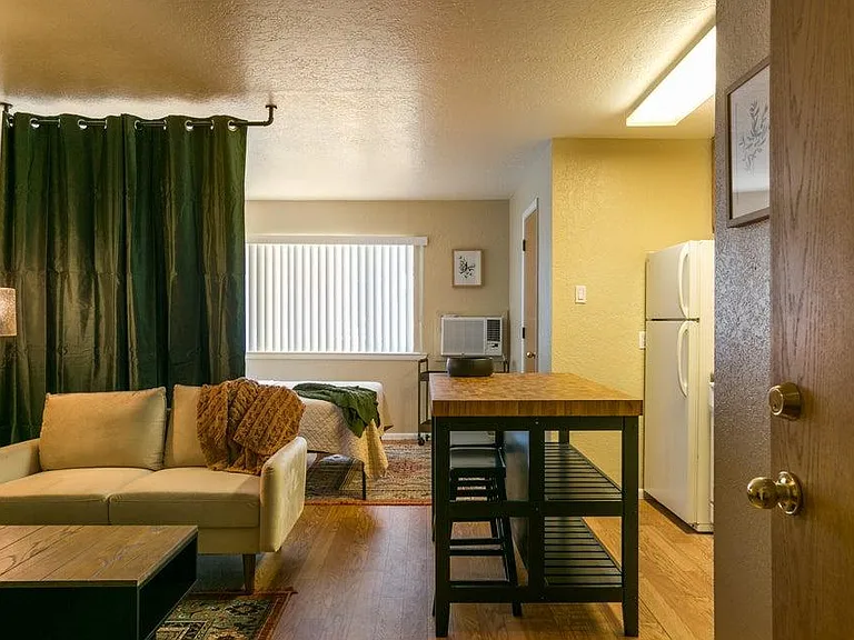 1409 Girard Blvd NE #U — Photo 21