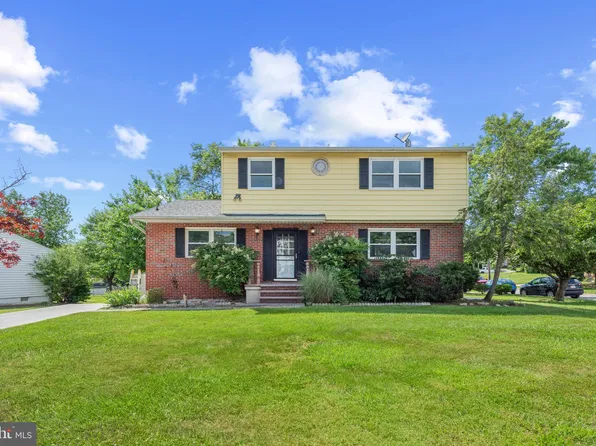 2 Delgreen Ct, Nottingham, MD 21236