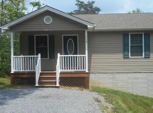 110 Navajo Trl, Winchester, VA 22602