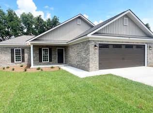 211 Silverthorn Dr, Brooklet, GA 30415