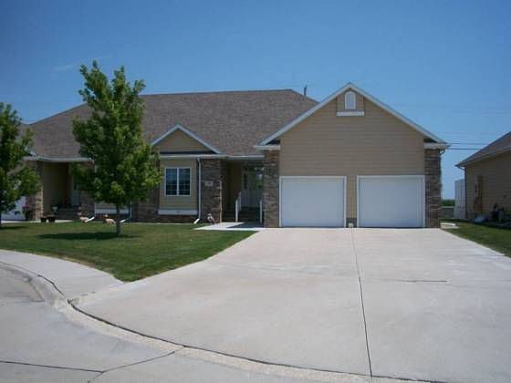 1st image of 415 Rosewood Cir #5