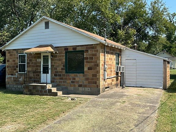 2nd image of 703 N Allyn St
