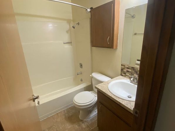 1 Bedroom 1 Bathroom at Hollywood Park Apartments, 3300 Hollywood Dr NE #3304, Salem, OR 97305