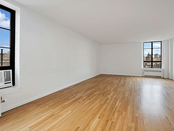 3rd image of 720 Greenwich St APT 8F