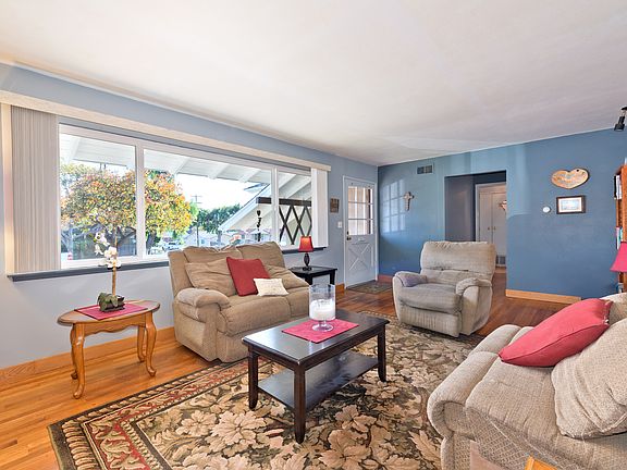 5th image of 31 E Mankato St